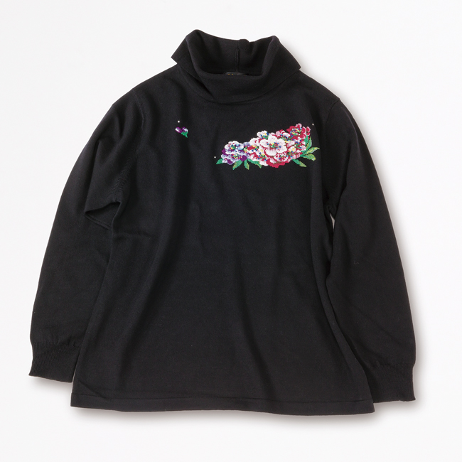 メリノウールオフタートル刺繍セーター (B)ブラック M-L