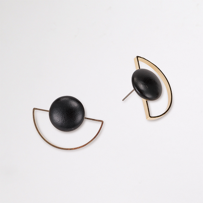 レザーピアス